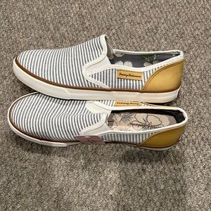 New Tommy Bahama shoes